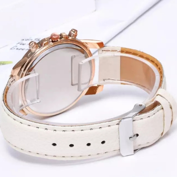 GENEVA ROMAN NUMERAL QUARTZ WATCH - Picture 2 of 3